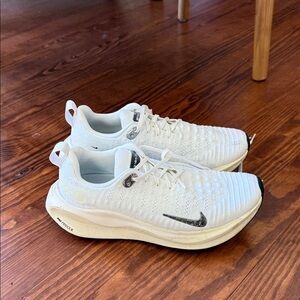 Nike White Athletic Sneakers Infinity Run 4.